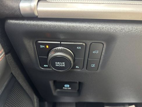 Used 2025 Ford Expedition Active AWD/4WD image 18
