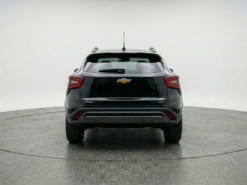 Used 2025 Chevrolet Trax LT image 6