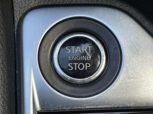 Used 2025 Nissan Sentra SV FWD image 28