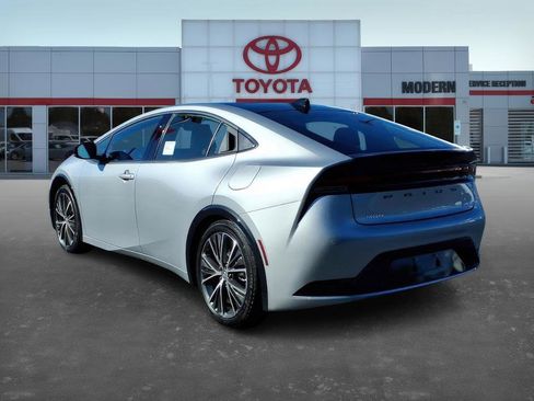 Certified 2025 Toyota Prius Limited image 4