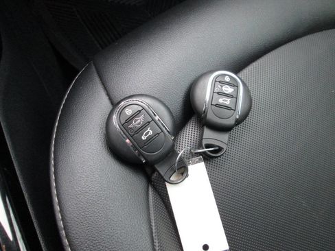 Used 2019 MINI Cooper Clubman ALL4 image 31