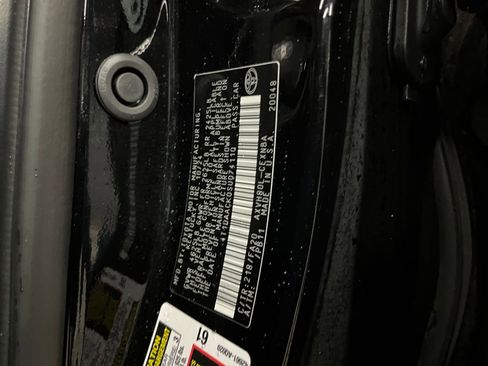 Used 2025 Toyota Camry LE image 28