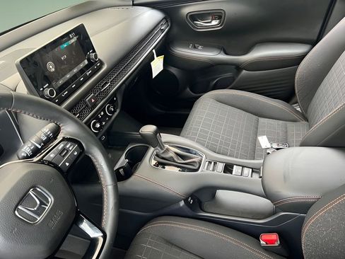 Used 2024 Honda HR-V Sport image 16