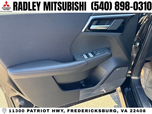 New 2026 Mitsubishi Outlander ES image 5