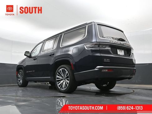 Used 2022 Jeep Grand Wagoneer Series III AWD/4WD image 51