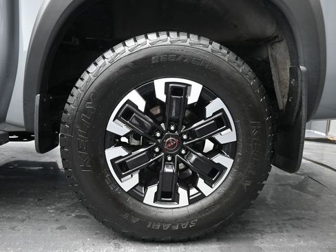 Used 2022 Nissan Frontier PRO-4X w/ Technology Package image 12