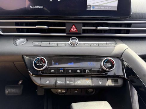 Certified 2023 Hyundai Elantra Limited FWD image 28