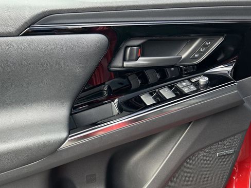 Used 2023 Subaru Solterra Touring image 11