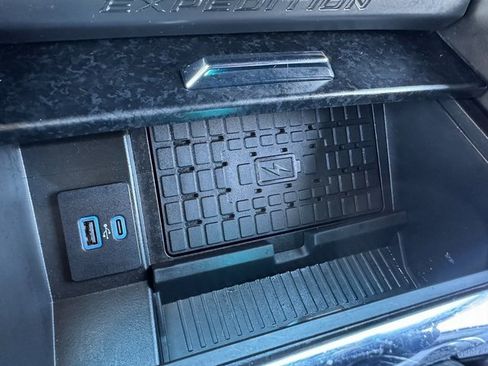 Certified 2022 Ford Expedition Max Limited image 31