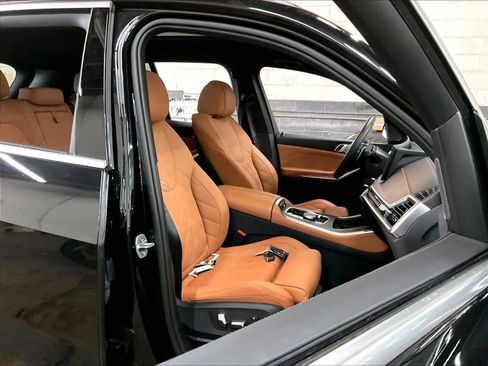 Used 2024 BMW X5 xDrive40i w/ Premium Package image 10