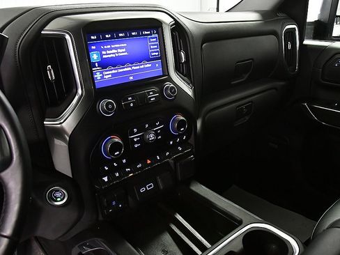 Used 2022 Chevrolet Silverado 2500 LTZ w/ LTZ Plus Package image 27