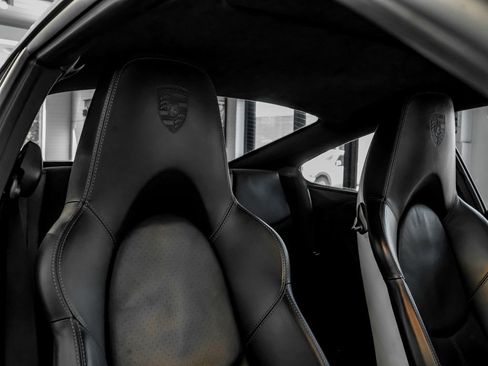 Used 2011 Porsche 911 Turbo image 26