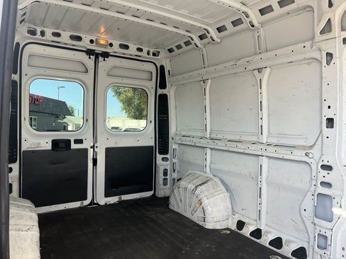 Used 2021 RAM ProMaster 2500 FWD image 7
