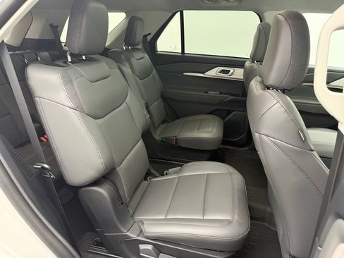 New 2025 Ford Explorer Active w/ Active Comfort Package image 39