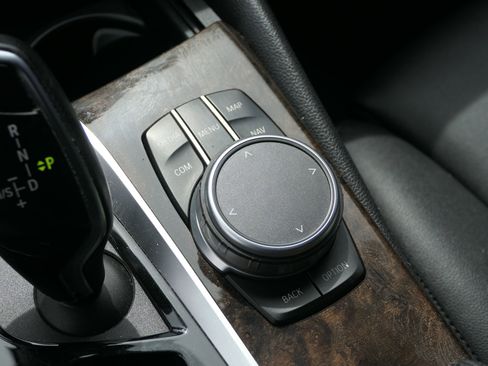 Used 2020 BMW 530i w/ Premium Package image 23