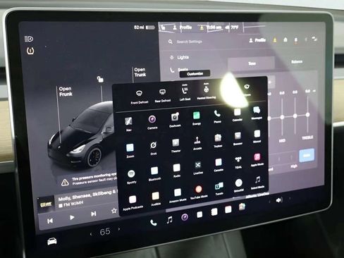 Used 2023 Tesla Model Y Performance AWD/4WD image 32