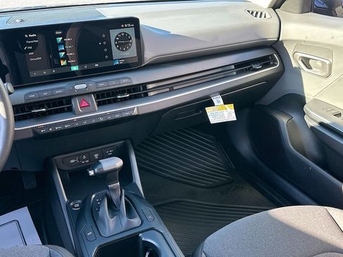 New 2025 Kia K4 LXS image 21