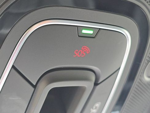Used 2023 Audi e-tron Premium Plus w/ Premium Plus Package AWD/4WD image 9