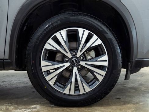 Used 2023 Nissan Rogue SV image 29