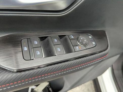 Certified 2025 Nissan Kicks SR AWD/4WD image 30