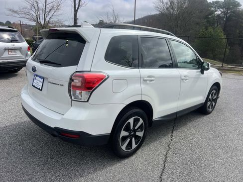 Used 2018 Subaru Forester 2.5i Premium image 7