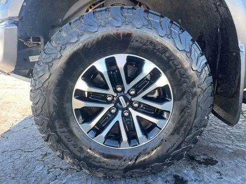 Used 2020 Ford F150 Raptor w/ Equipment Group 802A Luxury image 18