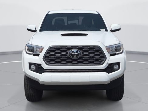 Used 2022 Toyota Tacoma TRD Sport w/ Technology Package AWD/4WD image 8