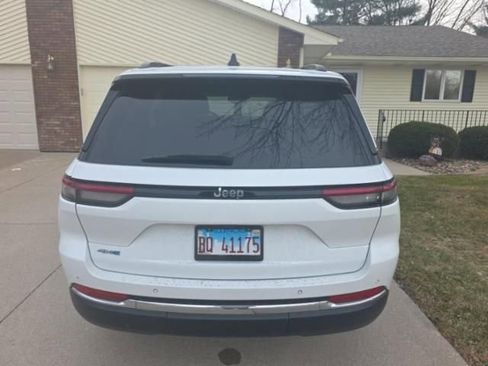 Used 2022 Jeep Grand Cherokee Limited 4xe image 12