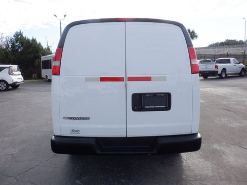 Used 2023 Chevrolet Express 2500 w/ Driver Convenience Package image 4