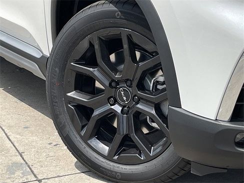 New 2025 Honda Pilot Touring image 9