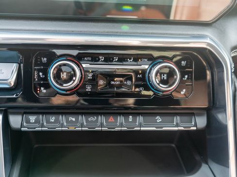 Used 2024 GMC Sierra 2500 Denali Ultimate image 23