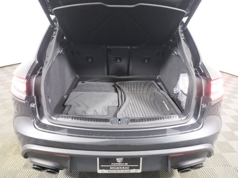 Used 2023 Porsche Macan image 21