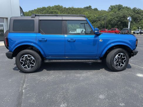Used 2023 Ford Bronco Outer Banks AWD/4WD image 2