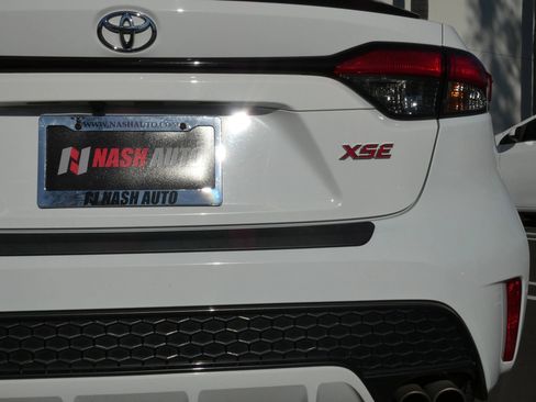 Used 2020 Toyota Corolla XSE image 9