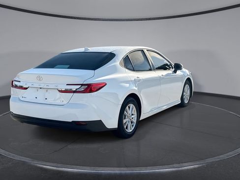 Used 2025 Toyota Camry LE FWD image 11