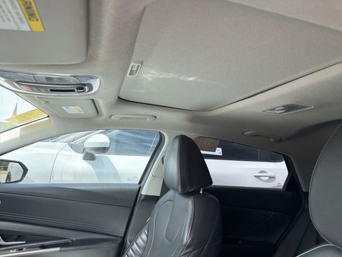 Used 2023 Hyundai Elantra Limited FWD image 10