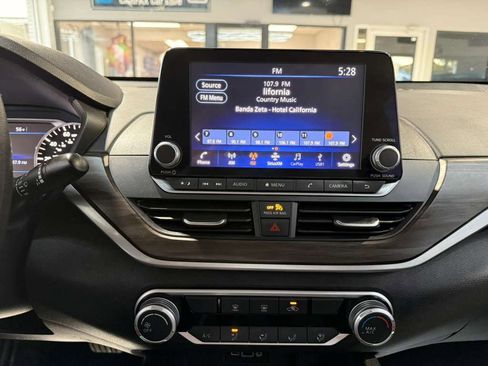 Used 2025 Nissan Altima 2.5 SV image 16