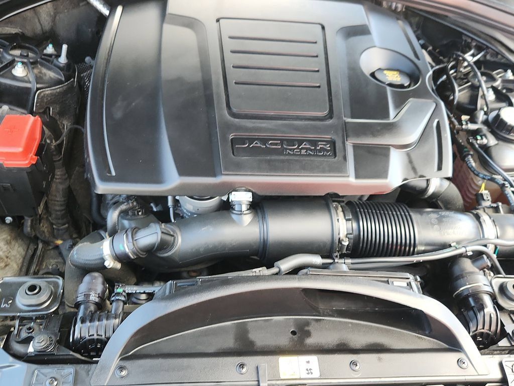 Used 2022 Jaguar F-PACE S AWD/4WD image 17