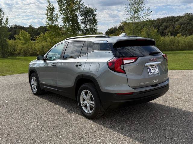 Used 2023 GMC Terrain SLE w/ Driver Convenience Package AWD/4WD image 5