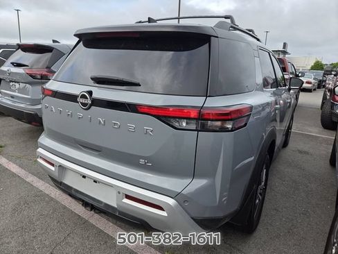 Used 2022 Nissan Pathfinder SL FWD image 5