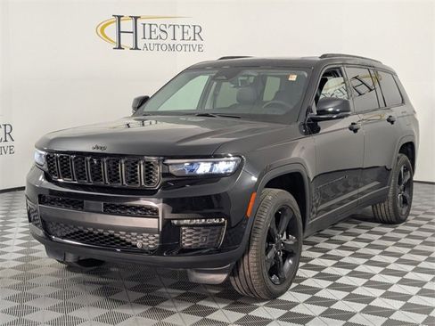 Used 2023 Jeep Grand Cherokee L Limited w/ Luxury Tech Group II image 4