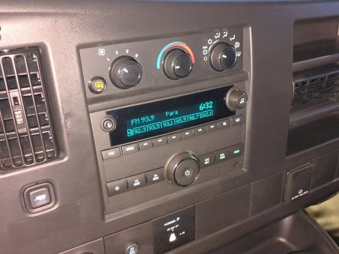 Used 2025 Chevrolet Express 2500 w/ Driver Convenience Package RWD image 13