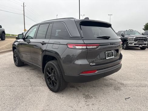 New 2026 Jeep Grand Cherokee Altitude RWD image 4