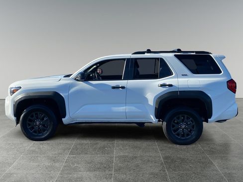 Used 2025 Toyota 4Runner SR5 AWD/4WD image 2