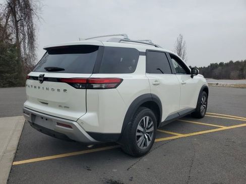 Certified 2024 Nissan Pathfinder SL image 7