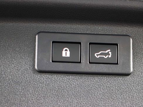 Used 2023 Subaru Forester Limited image 30