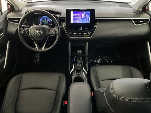 Used 2024 Toyota Corolla Cross XLE FWD image 15