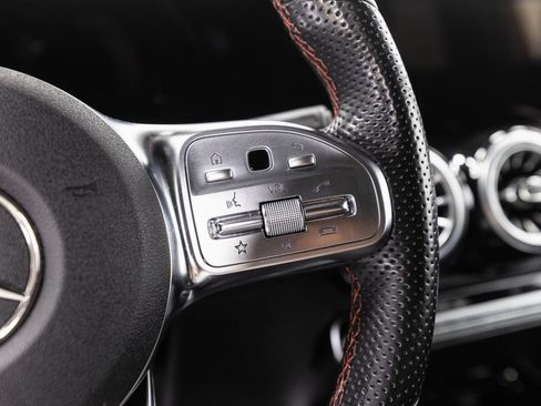 Used 2023 Mercedes-Benz EQB 300 4MATIC image 12