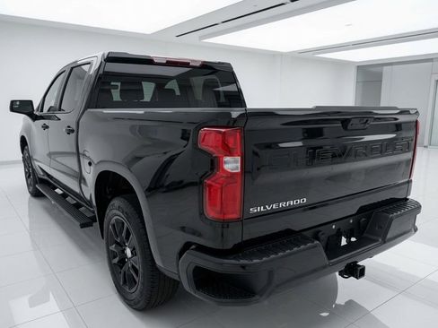 Used 2021 Chevrolet Silverado 1500 Custom RWD image 4