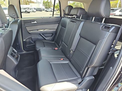 Used 2023 Volkswagen Atlas SEL R-Line AWD/4WD image 14